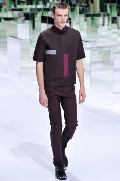 Look 14